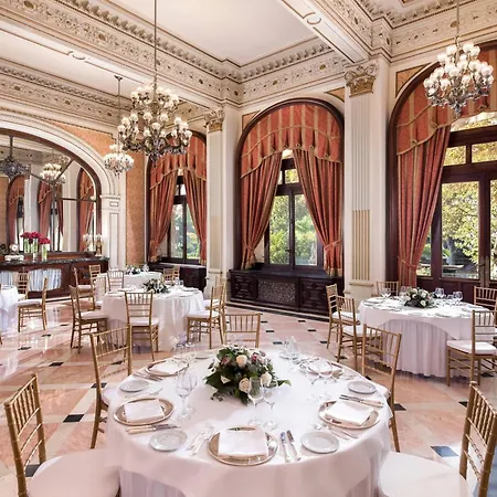 Alfonso Xiii, A Luxury Collection Hotel, Szálloda 5*