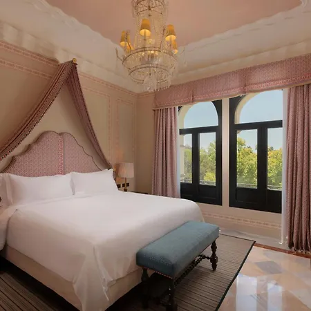 Отель Alfonso Xiii, A Luxury Collection Hotel, 5*